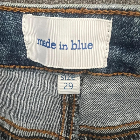 Made in blue High Rise Denim Mid-Length Shorts with Rolled Raw Hem Size 29 NWOT - Picture 4 of 6